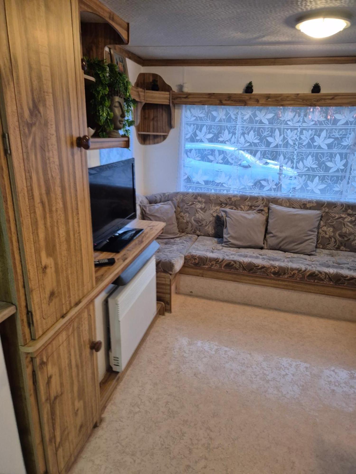 Campsite Mobil-home N 17 *
