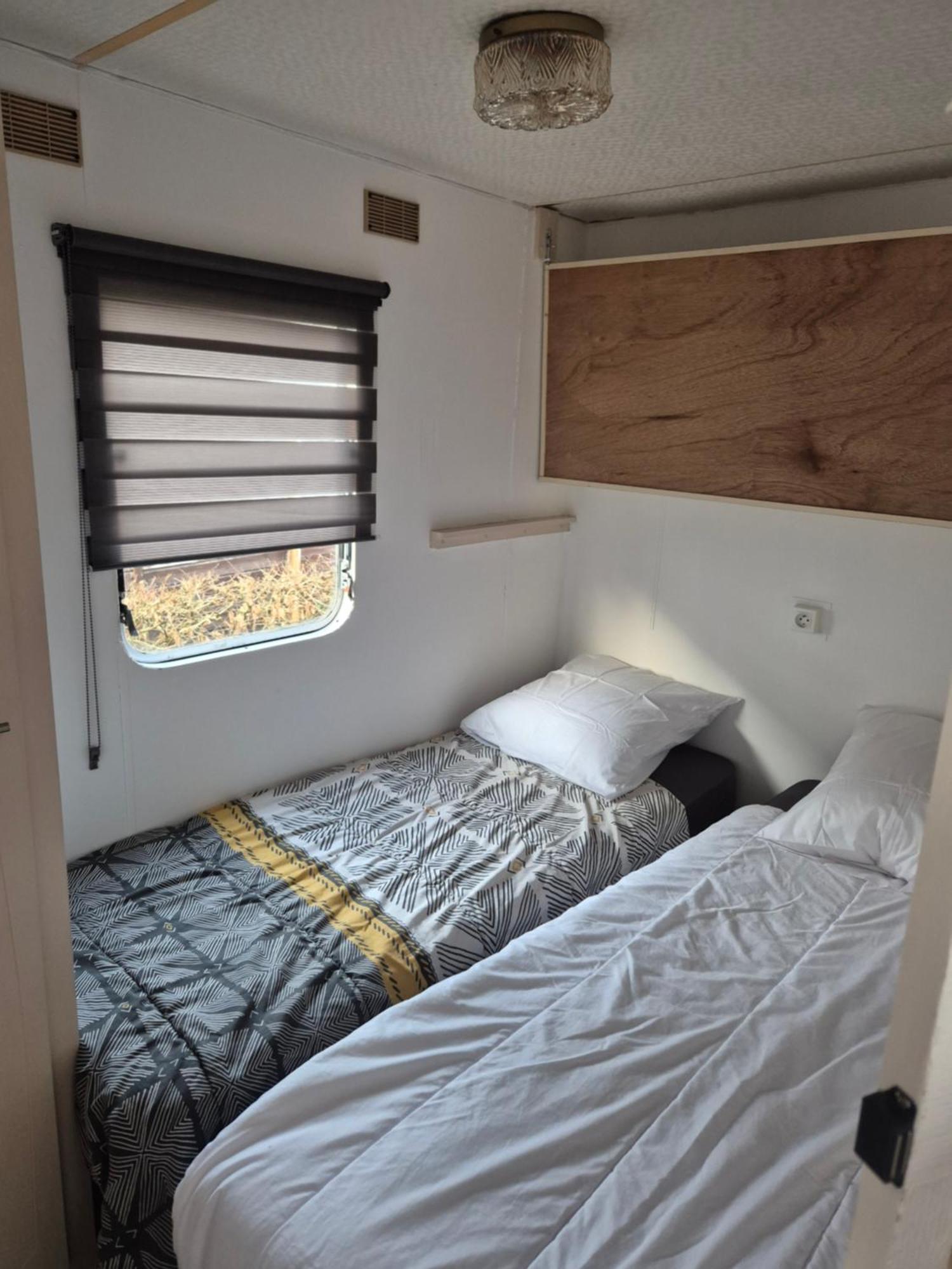 Campsite Mobil-home N 17 *